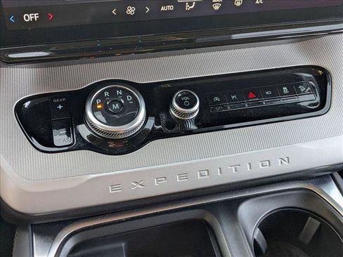 Used 2025 Ford Expedition Max Active image 12