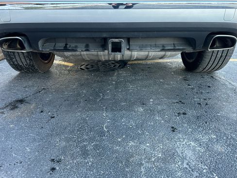 Used 2016 Volkswagen Touareg Sport image 37