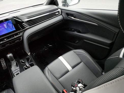 Certified 2025 Toyota Camry SE FWD image 11