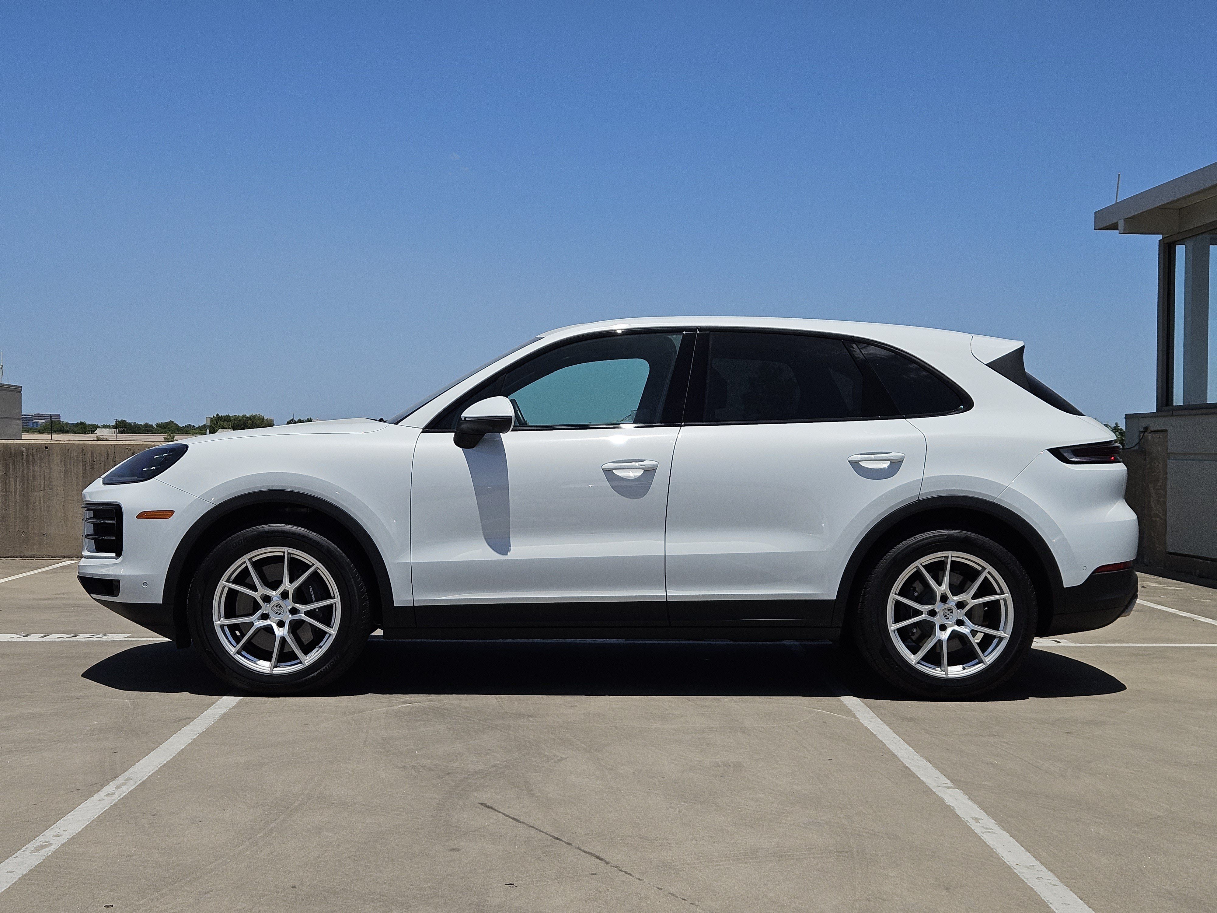 Certified 2026 Porsche Cayenne AWD/4WD image 2