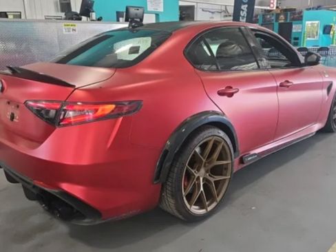 Used 2017 Alfa Romeo Giulia Quadrifoglio RWD image 4