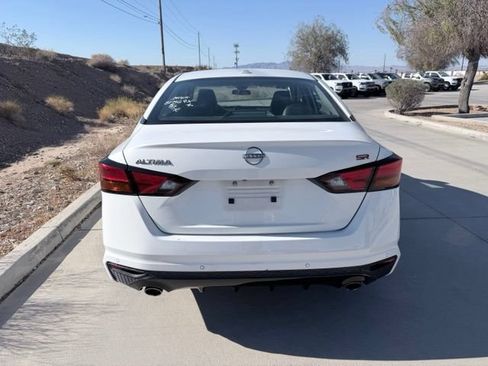 Used 2024 Nissan Altima 2.5 SR FWD image 7