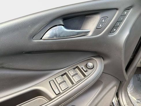 Used 2019 Buick Envision Essence image 19