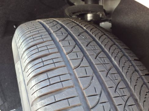 Used 2026 Chrysler Pacifica Limited FWD image 34