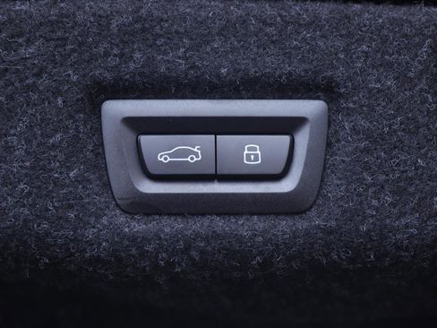 Certified 2025 BMW 530i image 15