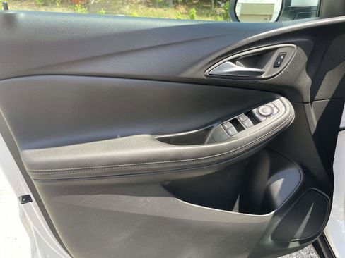 Used 2024 Buick Encore GX Preferred FWD image 5