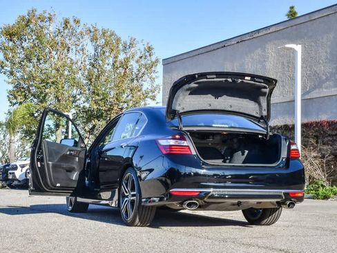 Used 2016 Honda Accord Touring image 26