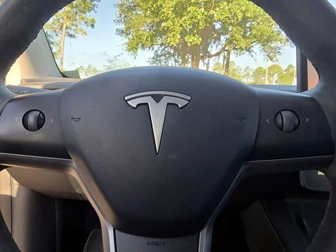 Used 2023 Tesla Model Y Performance AWD/4WD image 23