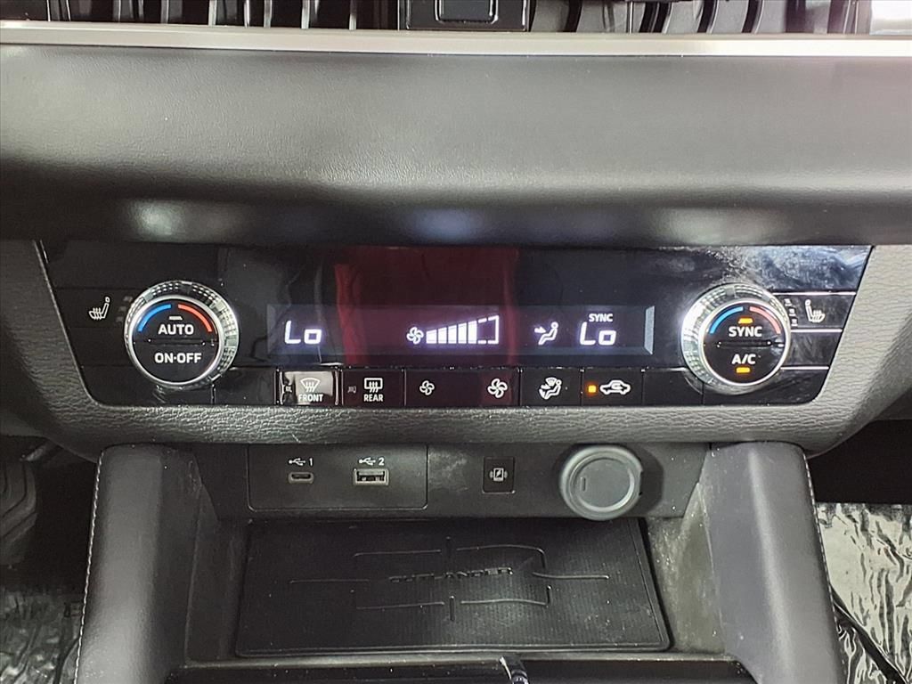 Used 2024 Mitsubishi Outlander SE FWD image 21