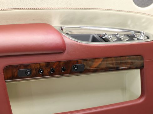 Used 2013 Rolls-Royce Ghost RWD image 11