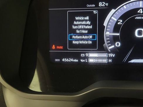 Used 2022 Toyota Tundra Platinum AWD/4WD image 2