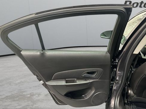 Used 2015 Chevrolet Cruze LT FWD image 14