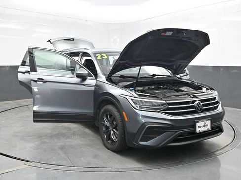 Used 2023 Volkswagen Tiguan SE AWD/4WD image 44