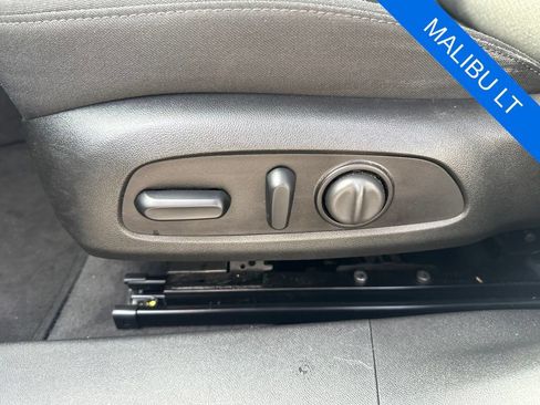 Used 2018 Chevrolet Malibu LT w/ Driver Confidence Package FWD image 12