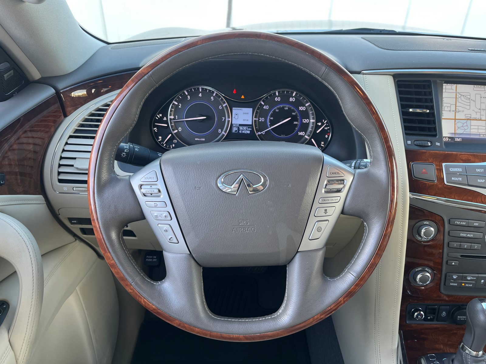 Used 2017 INFINITI QX80 4WD w/ Deluxe Technology Package image 9