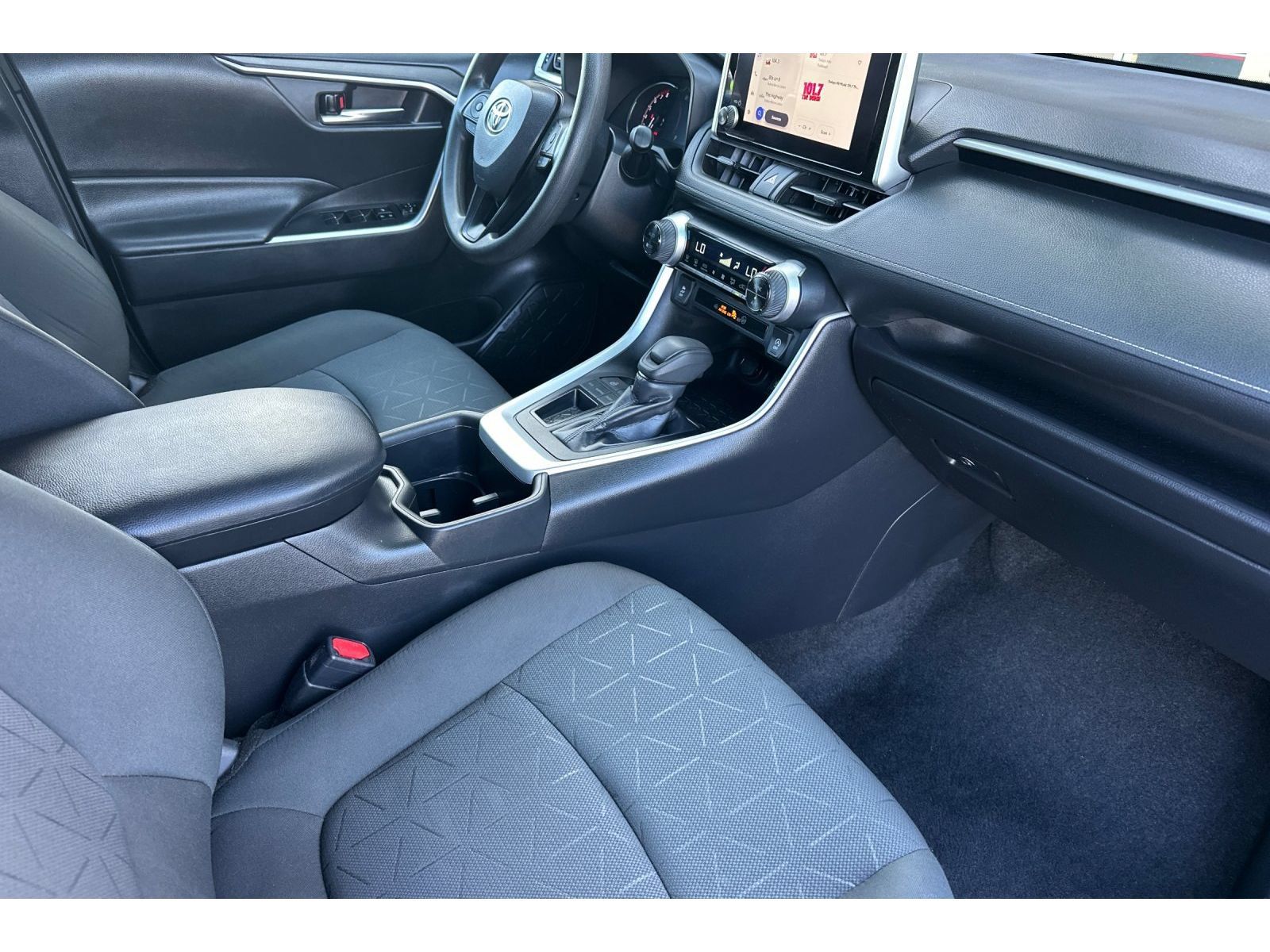 Used 2024 Toyota RAV4 XLE FWD image 18