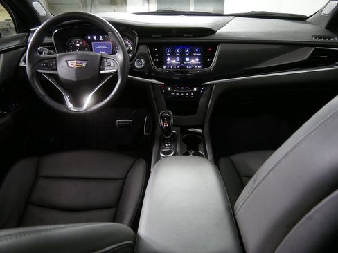 Used 2024 Cadillac XT6 Sport w/ Technology Package AWD/4WD image 23