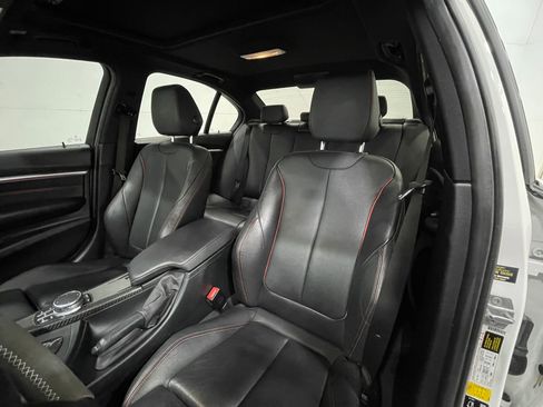 Used 2017 BMW 340i xDrive Sedan AWD/4WD image 12