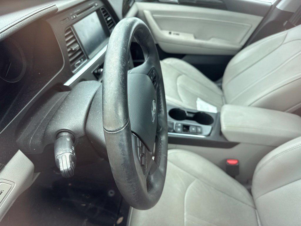 Used 2016 Hyundai Sonata Limited w/ Option Group 05 FWD image 19