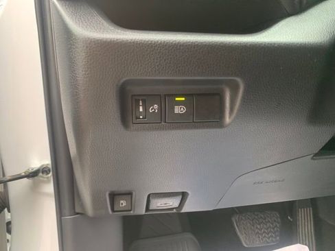 Used 2025 Toyota RAV4 XLE image 13