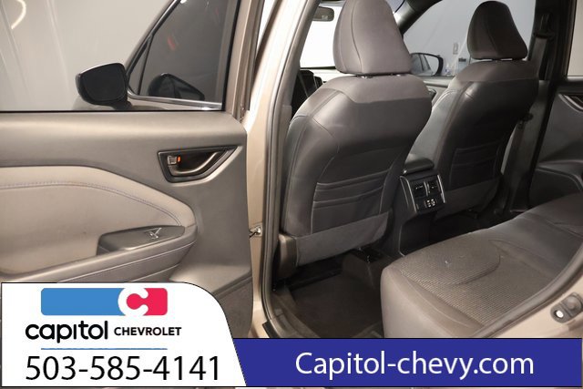 Used 2025 Subaru Forester Premium AWD/4WD image 32