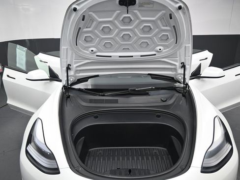 Used 2023 Tesla Model 3 Standard Range RWD image 37