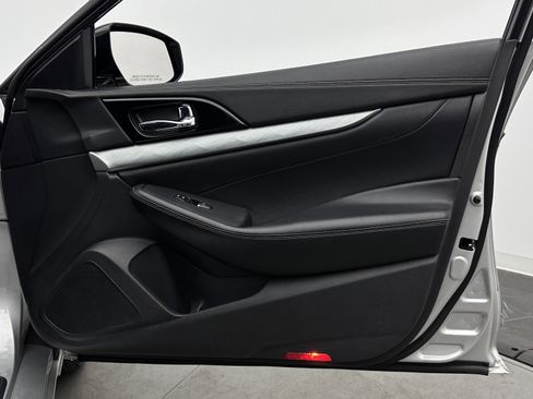 Used 2016 Nissan Maxima 3.5 SV FWD image 33