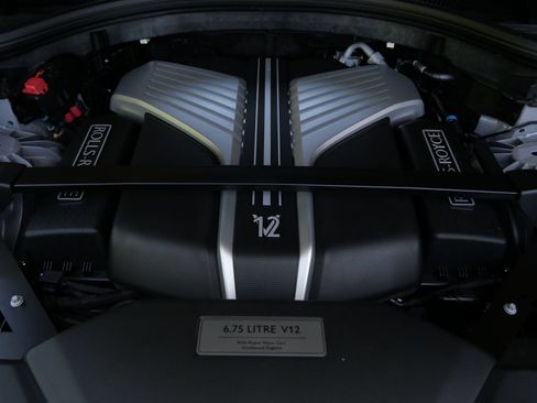 Certified 2024 Rolls-Royce Cullinan AWD/4WD image 30