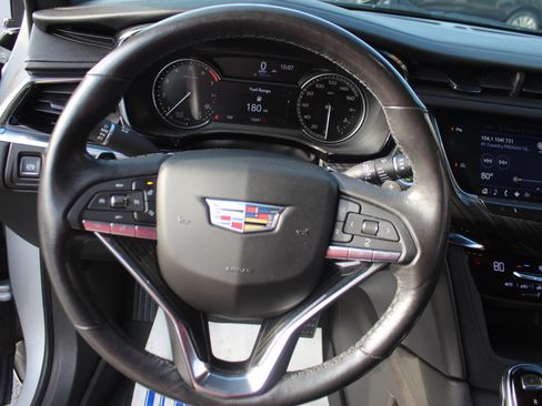 Used 2020 Cadillac XT6 Premium Luxury image 17