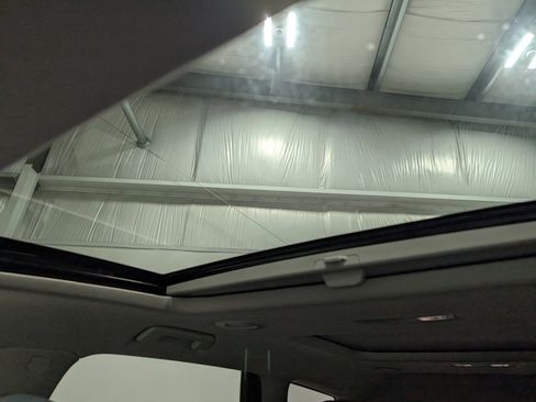 Used 2020 Buick Enclave Premium w/ Sun and Sites Package image 28