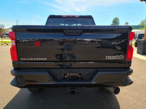 Used 2023 Chevrolet Silverado 2500 High Country w/ Z71 Off-Road Package image 5