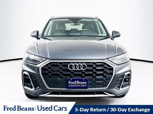 Used 2023 Audi Q5 2.0T Premium w/ Convenience Package AWD/4WD image 2