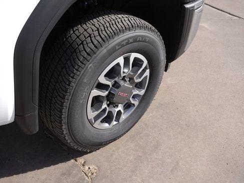 New 2026 GMC Sierra 2500 SLT AWD/4WD image 10