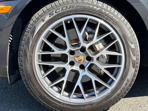 Used 2018 Porsche Macan S image 13