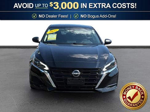 Used 2025 Nissan Altima 2.5 SV FWD image 11
