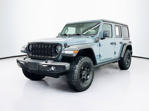 Used 2025 Jeep Wrangler Willys image 3