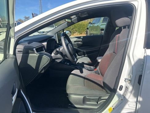 Used 2025 Toyota Corolla SE image 12