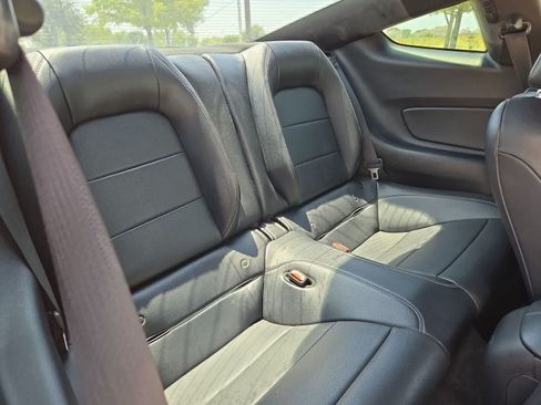 Used 2017 Ford Mustang GT RWD image 16