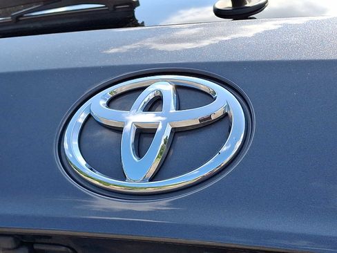 Used 2022 Toyota Highlander XLE image 31