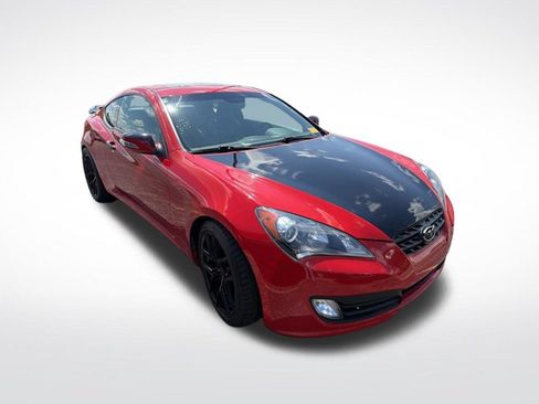 Used 2012 Hyundai Genesis 3.8 RWD image 3