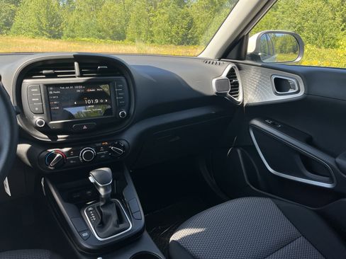 New 2025 Kia Soul LX image 19