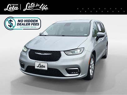 Used 2023 Chrysler Pacifica Touring-L
