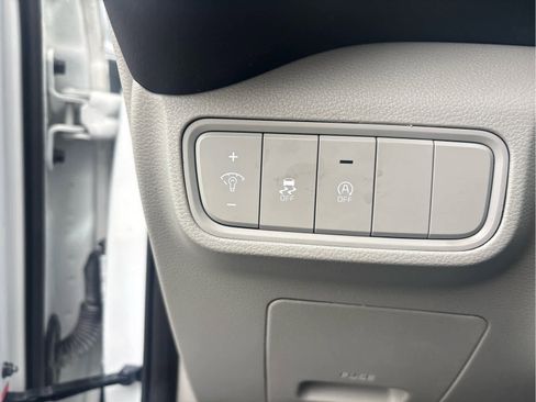 Used 2025 Kia Soul LX w/ LX Technology Package image 7