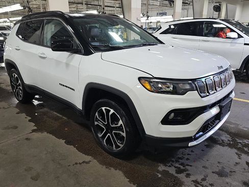 Used 2022 Jeep Compass Limited image 3