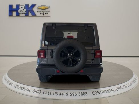 Used 2021 Jeep Wrangler Unlimited Sahara AWD/4WD image 5