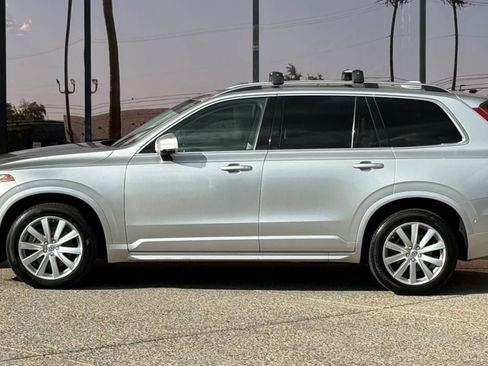 Used 2017 Volvo XC90 T6 Momentum AWD/4WD image 4
