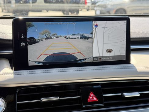 Used 2025 Genesis G70 2.5T image 22