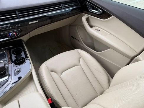 Used 2018 Audi Q7 3.0T Prestige w/ Prestige Package image 29