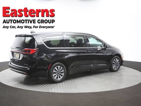 Used 2024 Chrysler Pacifica Limited FWD image 42