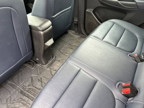 Used 2022 Chevrolet Bolt EUV LT w/ Convenience Package image 15